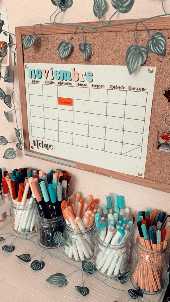 Bureau aesthetic avec rangements clean