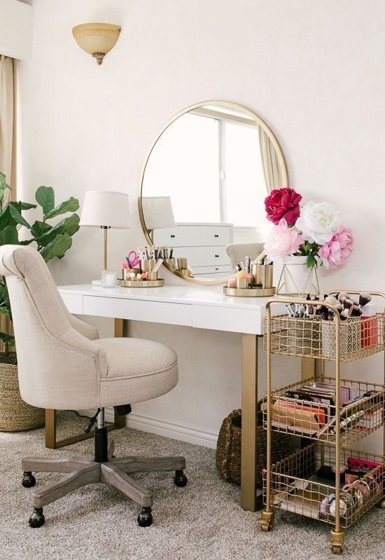 Bureau coiffeuse coquette aesthetic
