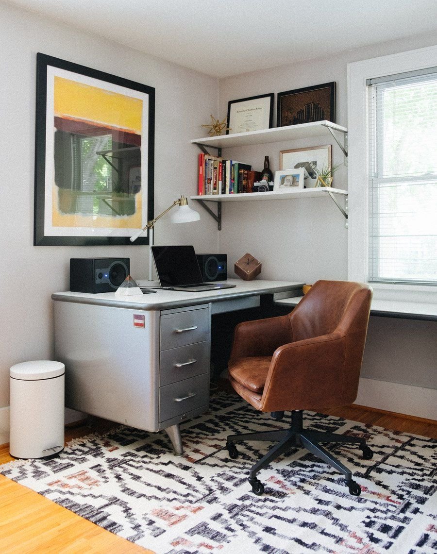 Bureau industriel et scandinave ouvert sur salon