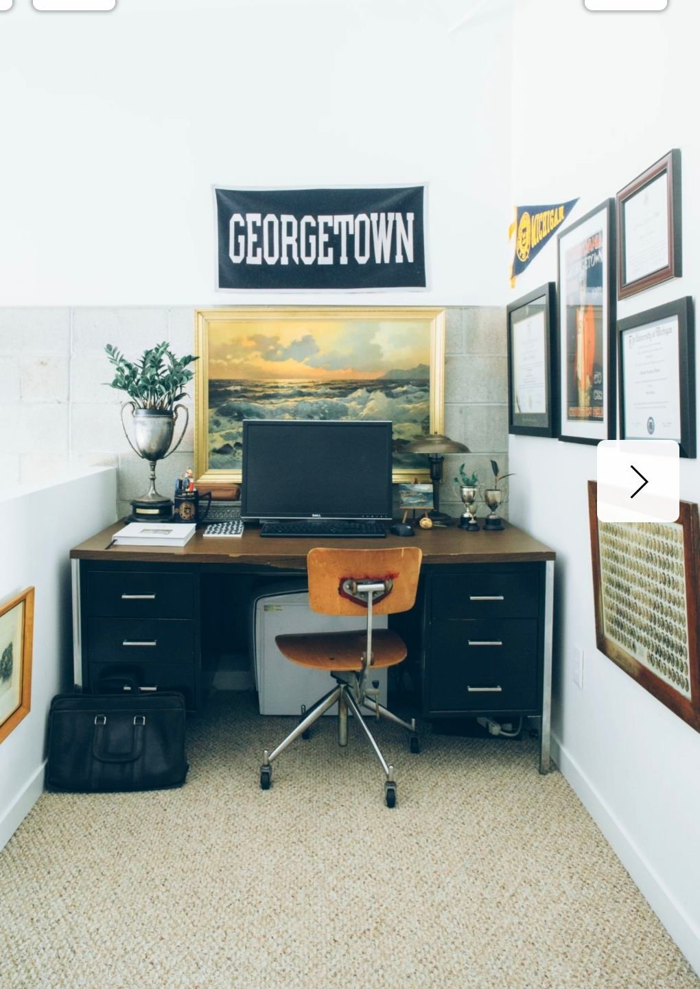 Bureau-ouvert-dans-mezzanine-style-industriel