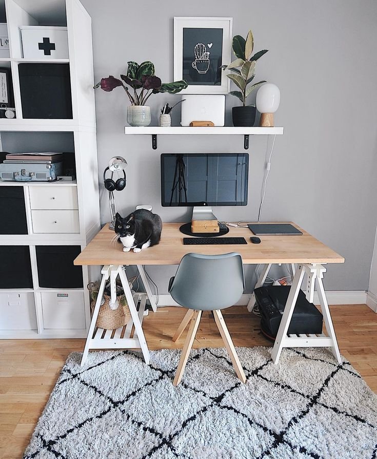 Piece bureau style scandinave avec tapis vintage