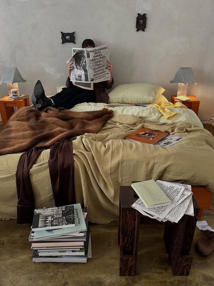 Home from home Charlotte Taylor chambre en desordre
