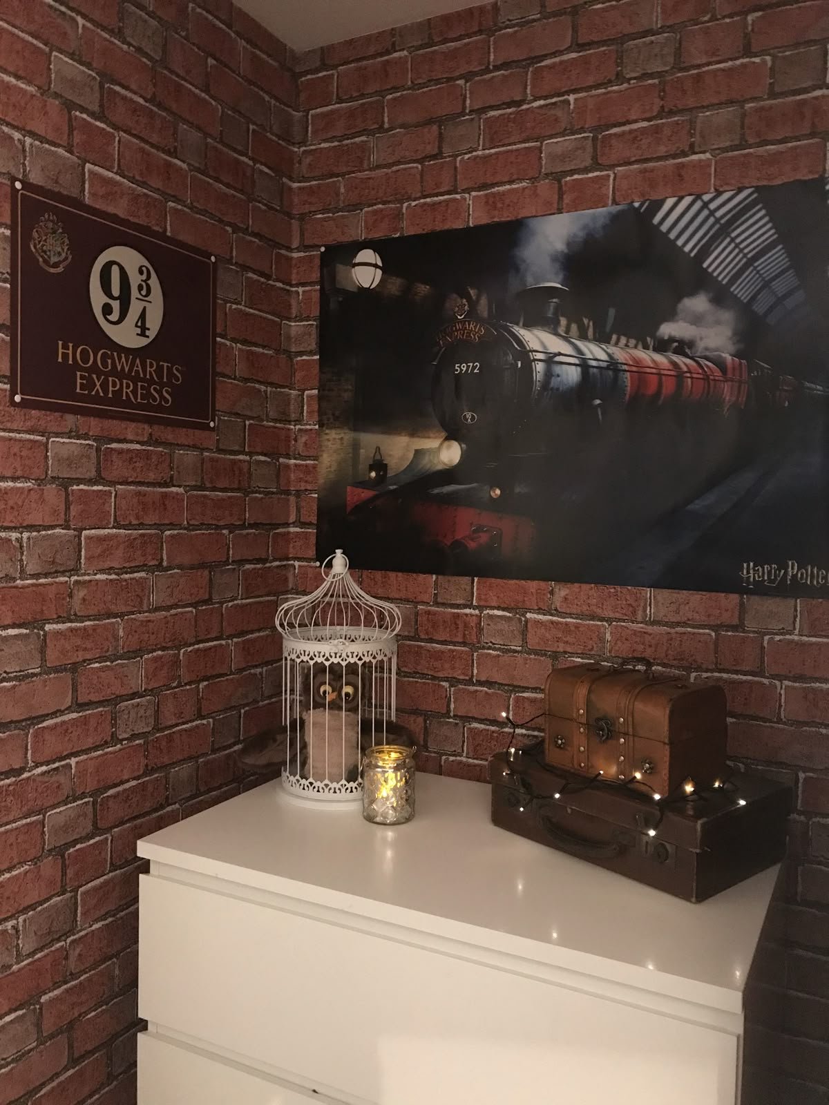 Affiche poudlard express avec guirlandes deco chambre harry potter