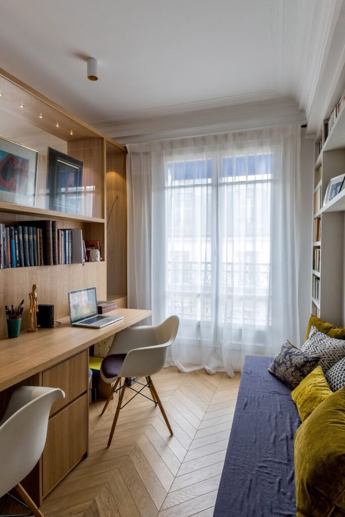 Bureau chambre d'amis avec bureau double et canape lit