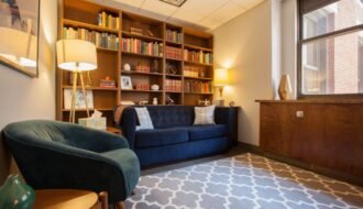 Deco bureau psychologue confortable et chaleureux