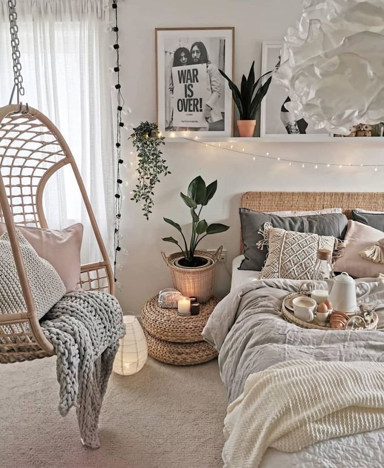 Deco chambre ado cocooning avec guirlandes