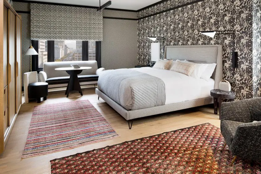 Junior Suite lit et piece a vivre SF Proper Hotel