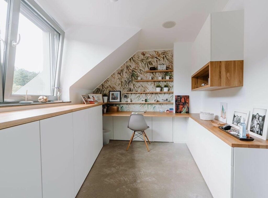 amenagement-bureau-angle-combles