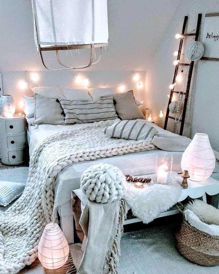 déco-chambre-ado-fille-style-cocooning-plaid-grosse-maille
