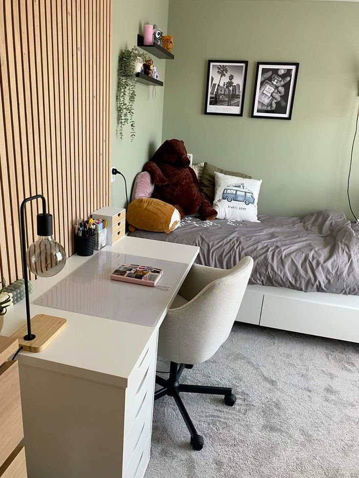 Chambre ado scandinave bois clair kaki