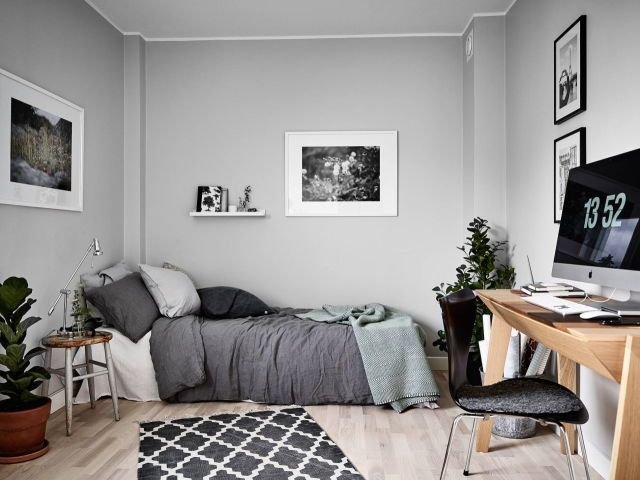 Chambre ado style scandinave en gris avec bureau en bois