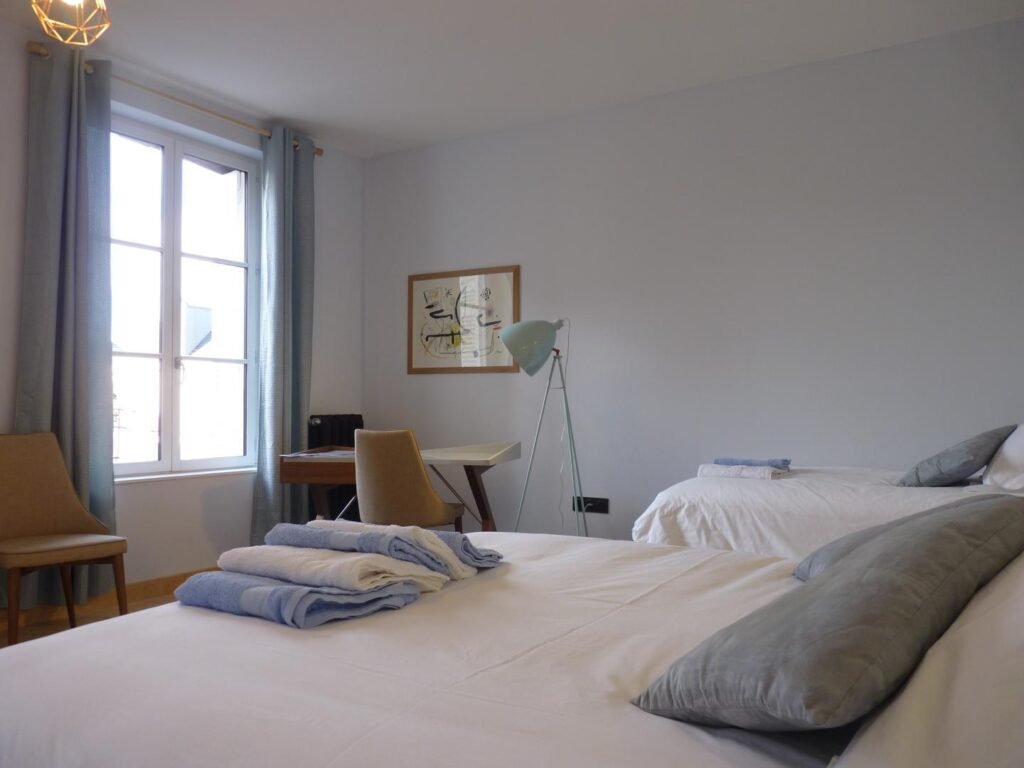 Chambre jeanne le rhino raye