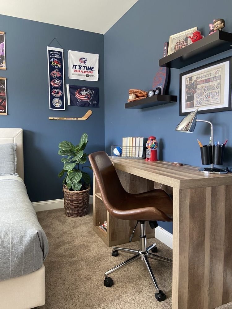 Amenagement petite chambre ado minimaliste avec bureau