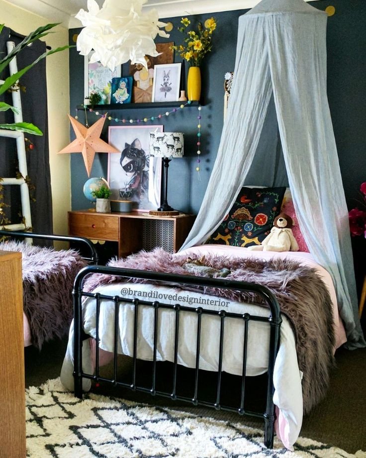 Amenager chambre pour deux ados filles lits tete beche avec ciel de lit