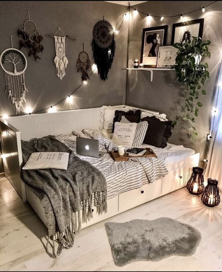 Chambre ado cocooning avec guirlande boule