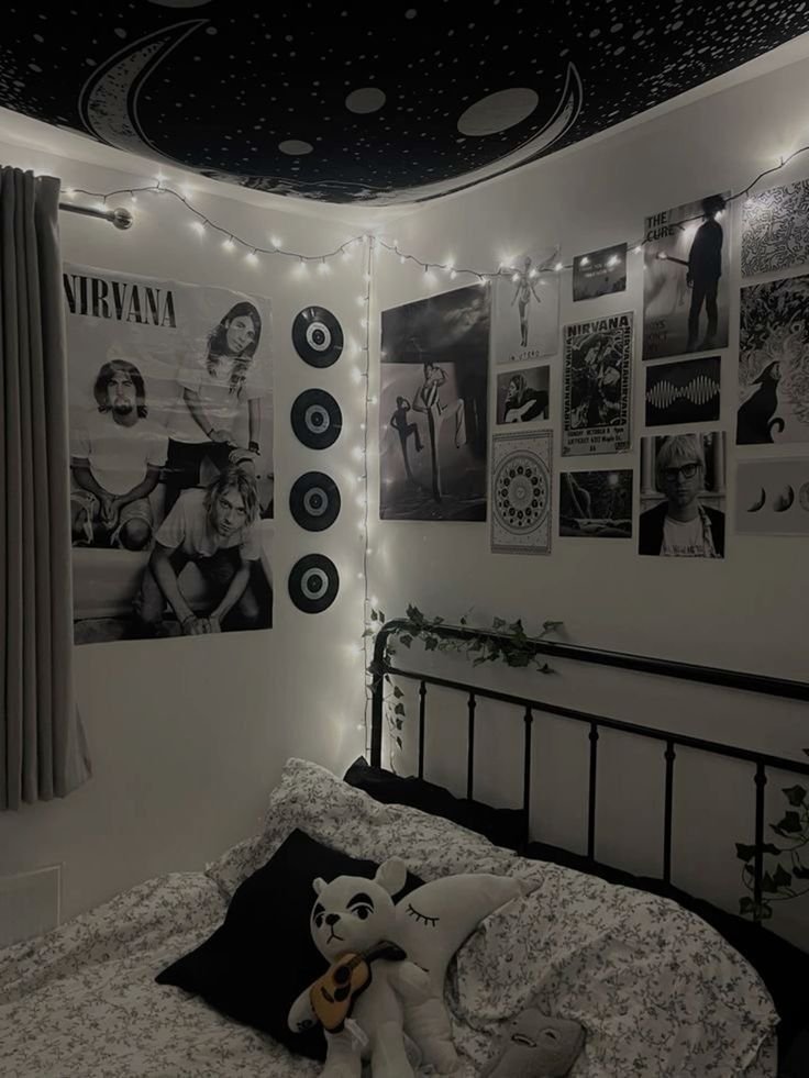 Chambre ado noir et blanc avec poster nirvana
