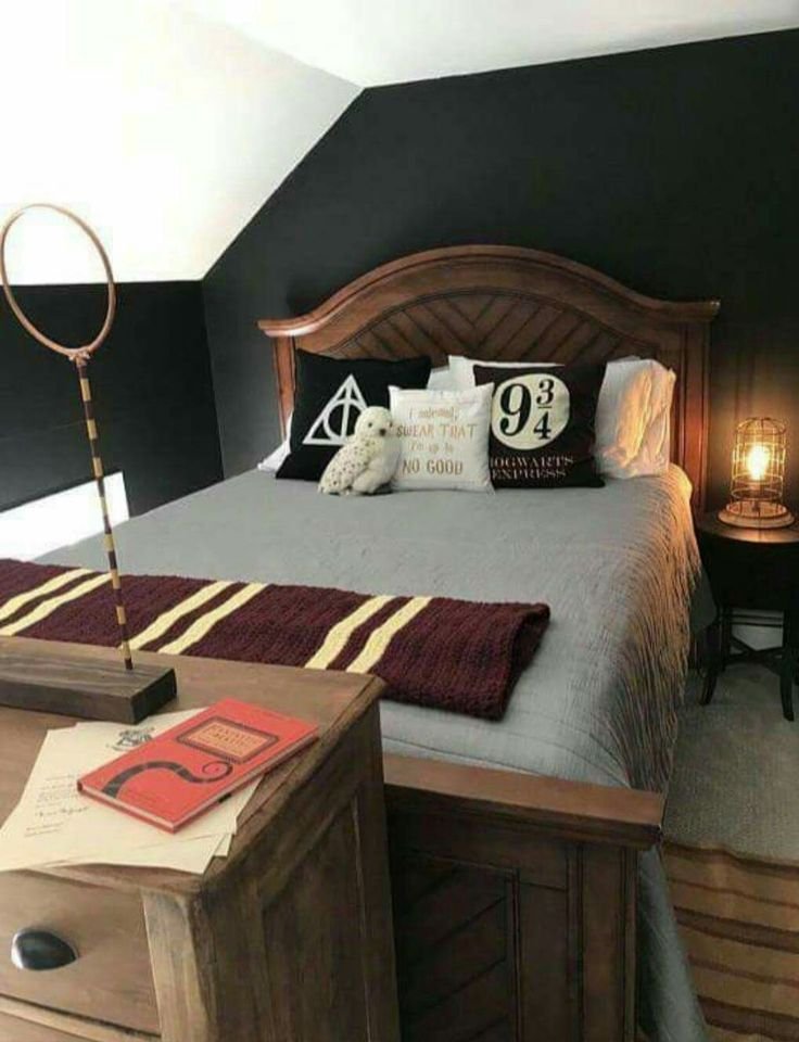 Comment faire une chambre ado à thème Harry Potter avec mur vert