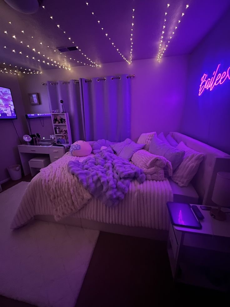 Idée déco chambre ado violette style aesthetic_