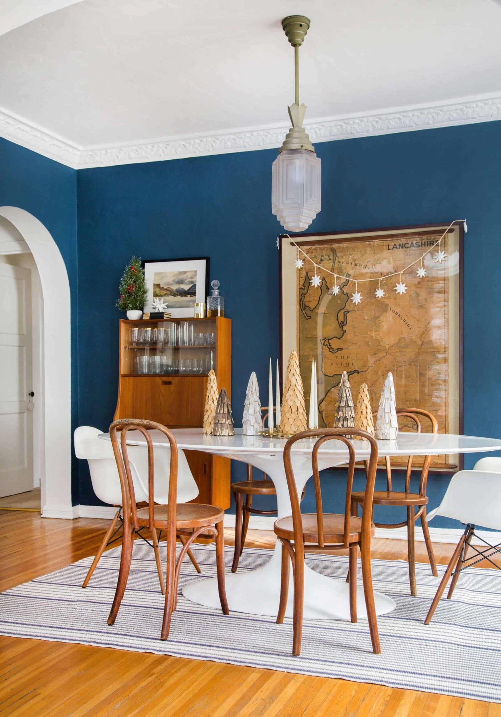 Emily-Henderson_Holiday-Decorating_Ginny_Living-Room_Dining-Room_Christmas_White-Neutral_Cozy-Cottage_1