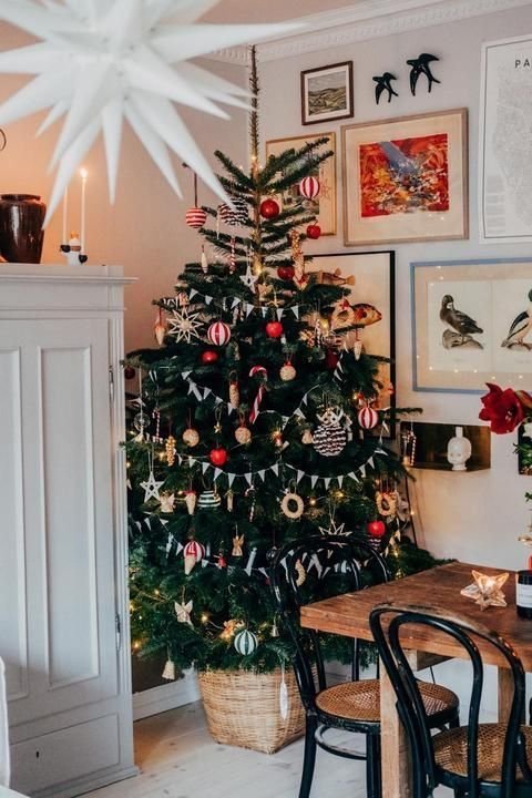 Salle a manger avec deco de noel nature style vintage scandinave