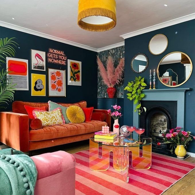 Family handyman salon deco dopamine decor