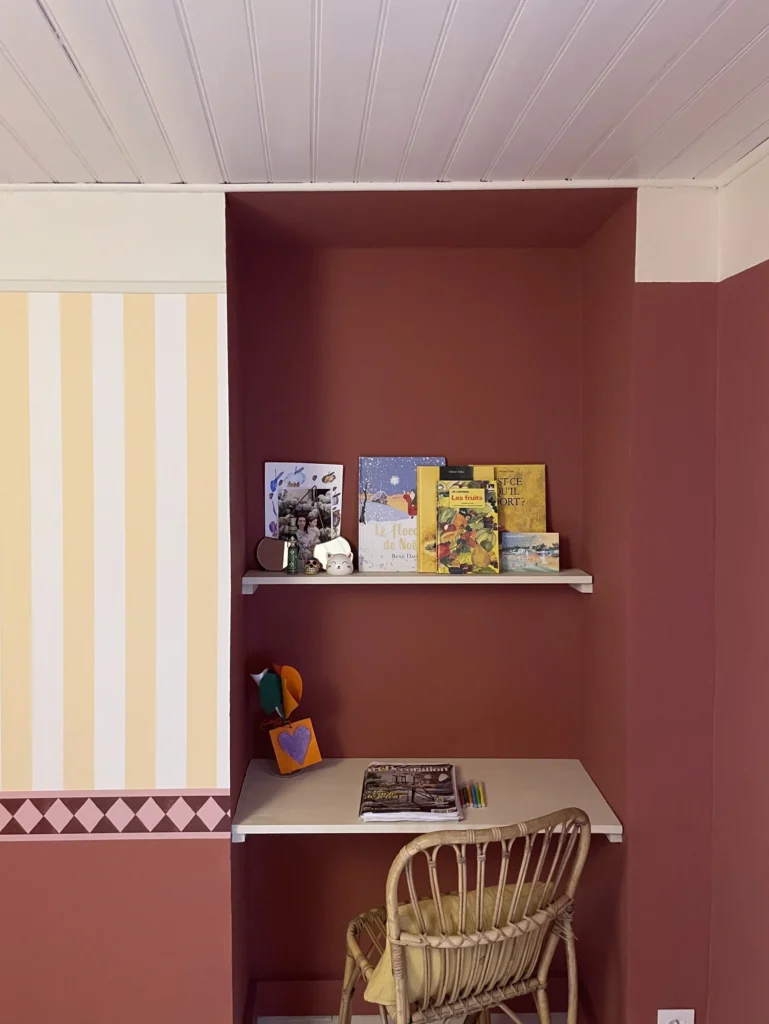Maison seize deco bureau bordeaux et rayures